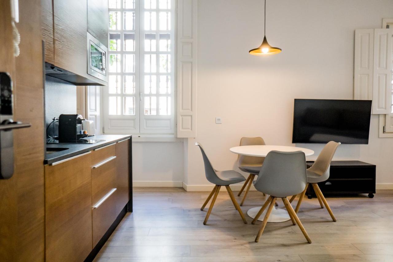 Casa Palacio La Casa Blanca Suites Севиля Екстериор снимка