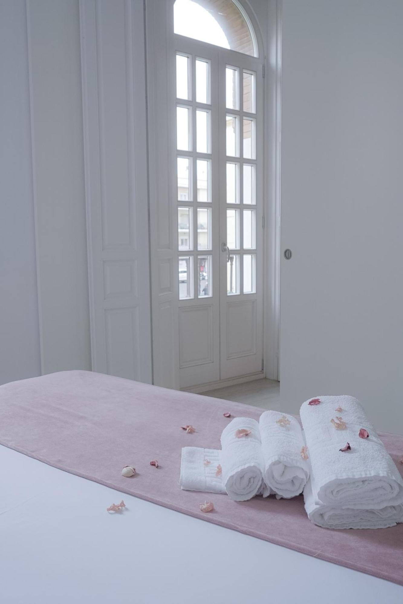 Casa Palacio La Casa Blanca Suites Севиля Екстериор снимка